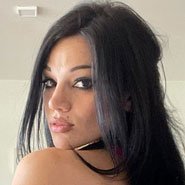 Mona Azar's avatar